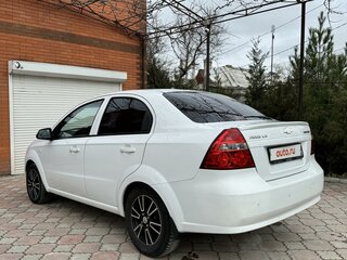 2011 Chevrolet Aveo I Рестайлинг, белый, 700000 рублей, вид 5