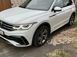 2021 Volkswagen Tiguan II Рестайлинг, белый, 5000000 рублей, вид 2