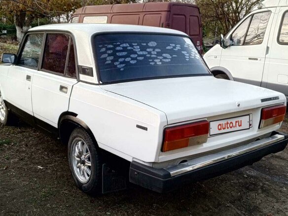 1997 Lada (ВАЗ) 2107, белый, 200000 рублей - вид 4