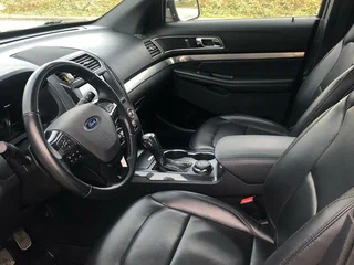2018 Ford Explorer V Рестайлинг 2, серый, 3100000 рублей, вид 4