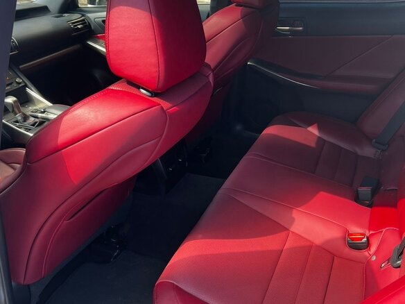2018 Lexus IS 300 III Рестайлинг, белый, 3280000 рублей - вид 11
