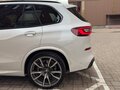 2020 BMW X5 40i IV (G05/G18), белый, 6800000 рублей - вид 4
