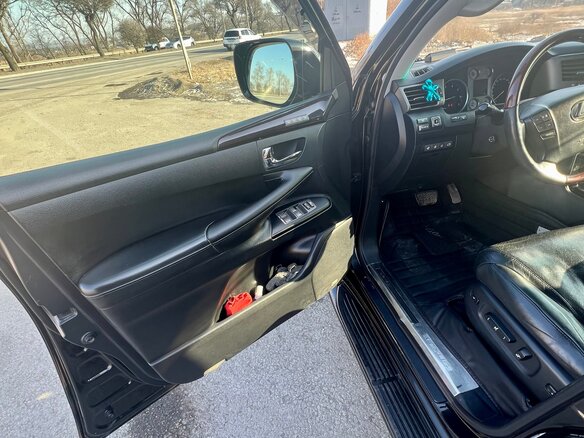 2010 Lexus LX 570 III, чёрный, 3650000 рублей - вид 9