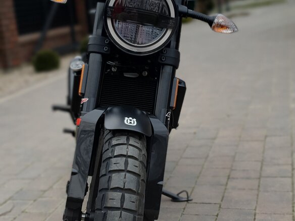 2022 Husqvarna Svartpilen 401, чёрный, 573818 рублей - вид 4