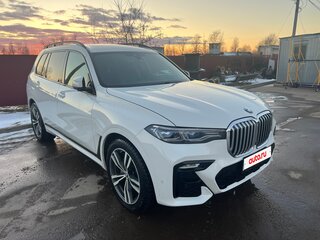 2021 BMW X7 40i I (G07), белый, 6500000 рублей, вид 2