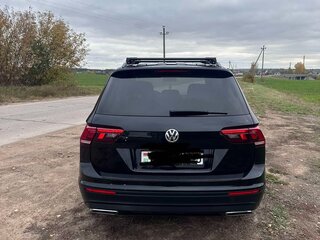 2017 Volkswagen Tiguan Allspace II, чёрный, 1730781 рублей, вид 4