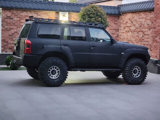 2005 Nissan Patrol V (Y61) Рестайлинг, чёрный, 2400000 рублей, вид 3