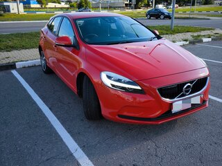 2017 Volvo V40 II Рестайлинг, красный, 1599999 рублей, вид 1