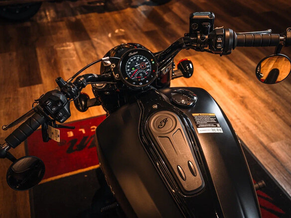 2026 Indian Scout, чёрный, 2590000 рублей - вид 25