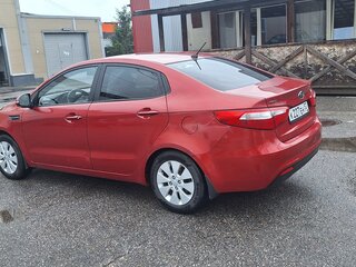 2012 Kia Rio 5-speed III, красный, 650000 рублей, вид 5