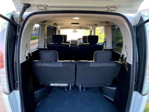 2010 Nissan Serena IV (C26), белый, 1500000 рублей - вид 17
