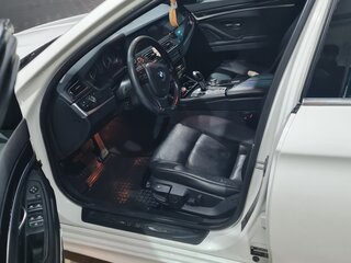 2013 BMW 5 серии 525d xDrive VI (F10/F11/F07) Рестайлинг, белый, 1850000 рублей, вид 5