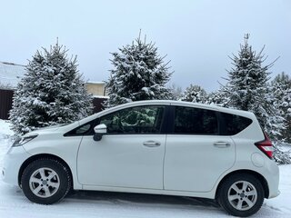 2019 Nissan Note II Рестайлинг, белый, 900000 рублей, вид 2