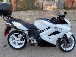 2011 Honda VFR 800, белый, 550000 рублей, вид 1