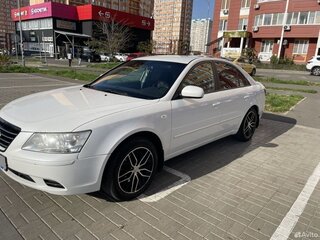 2010 Hyundai Sonata V (NF) Рестайлинг, белый, 800000 рублей, вид 1