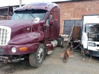 2005 Kenworth T2000, красный, 2650000 рублей, вид 5