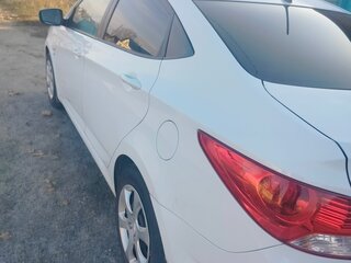 2013 Hyundai Solaris I, белый, 890000 рублей, вид 5