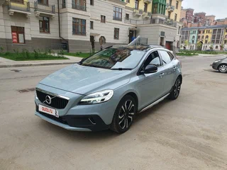 2018 Volvo V40 Cross Country I Рестайлинг, голубой, 1990000 рублей, вид 3