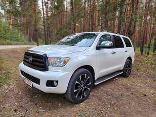 2011 Toyota Sequoia II, белый, 3970000 рублей, вид 4