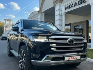 2022 Toyota Land Cruiser 300 Series, чёрный, 12900000 рублей, вид 4
