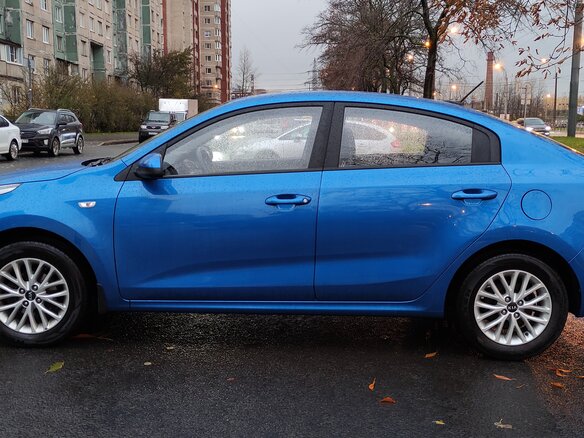 2020 Kia Rio IV, синий, 1600000 рублей - вид 9