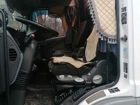 2005 Mercedes-Benz Atego, белый, 2350000 рублей, вид 4