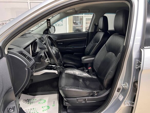 2010 Mitsubishi ASX I, серебристый, 1100000 рублей - вид 6
