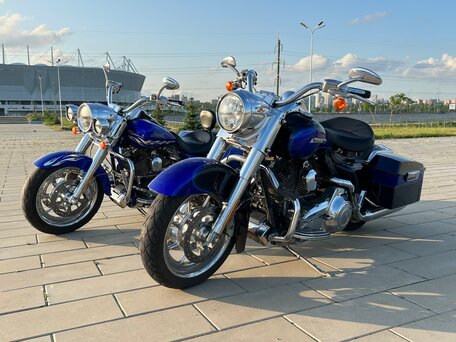 2007 Harley-Davidson CVO, синий, 1350000 рублей, вид 2