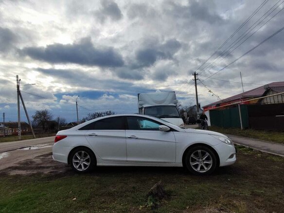 2010 Hyundai Sonata VI (YF), белый, 1180000 рублей - вид 6