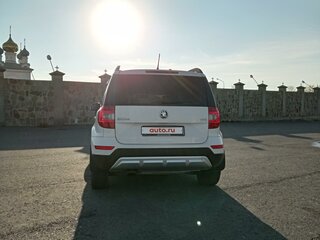 2015 Skoda Yeti I Рестайлинг, белый, 1420000 рублей, вид 3
