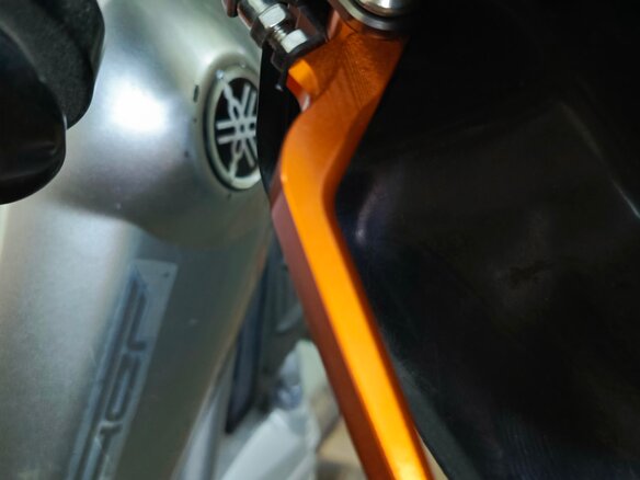 2010 Yamaha XG250 Tricker, оранжевый - вид 14