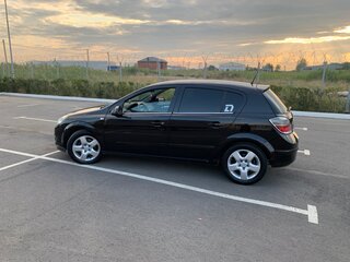 2008 Opel Astra H Рестайлинг, чёрный, 690000 рублей, вид 4