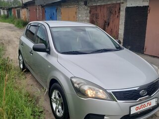 2011 Kia Ceed I Рестайлинг, серебристый, 780000 рублей, вид 3