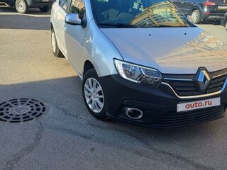 2020 Renault Sandero II Рестайлинг, серебристый, 950000 рублей, вид 1