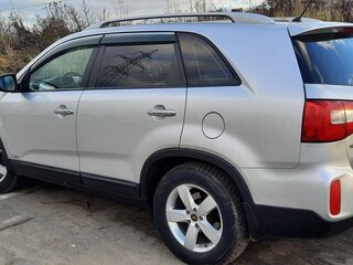 2012 Kia Sorento II Рестайлинг, серебристый, 1800000 рублей, вид 2