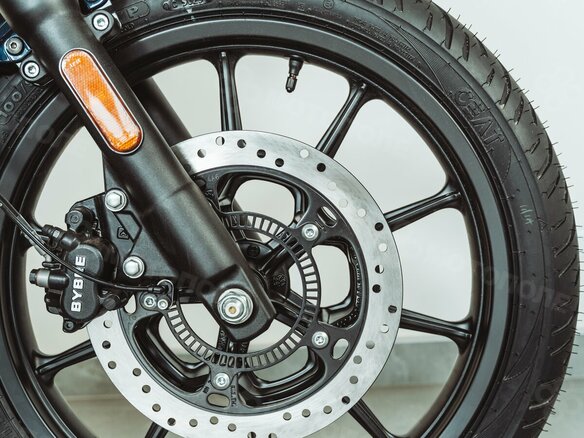 2026 Royal Enfield Meteor, синий, 519000 рублей - вид 18