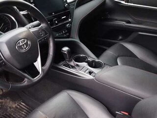 2021 Toyota Camry VIII (XV70) Рестайлинг, белый, 3200000 рублей, вид 2