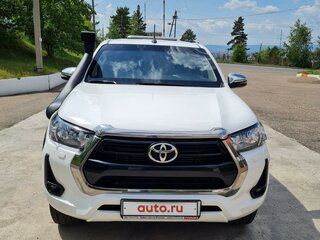 2020 Toyota Hilux VIII Рестайлинг 2, белый, 7500000 рублей, вид 2