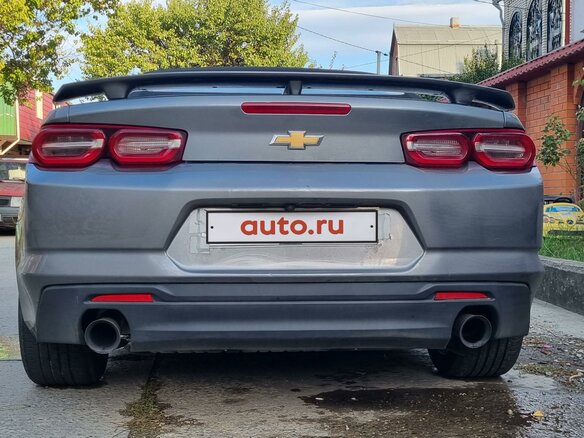 2020 Chevrolet Camaro VI Рестайлинг, серый, 3100000 рублей - вид 3
