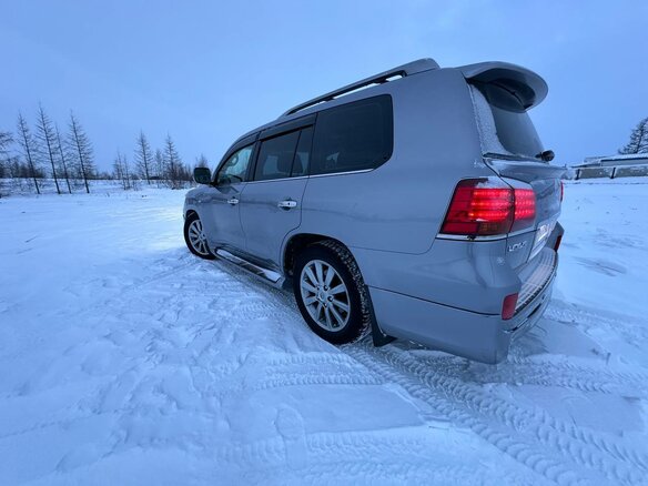 2011 Lexus LX 570 III, серебристый, 3800000 рублей - вид 6