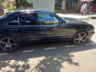 1996 Mercedes-Benz E-Класс 320 II (W210, S210), синий, 250000 рублей, вид 4