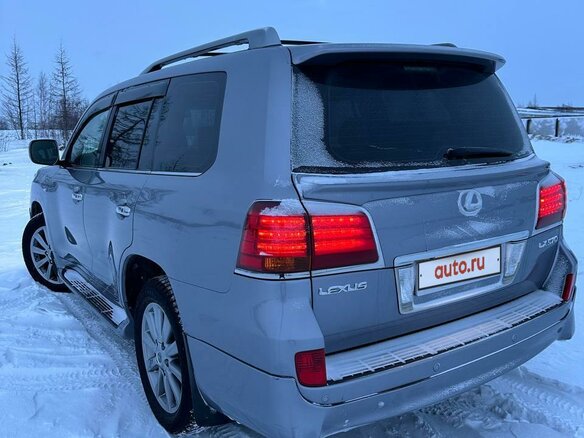 2011 Lexus LX 570 III, серебристый, 3800000 рублей - вид 7