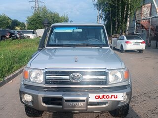 2012 Toyota Land Cruiser 76 70 Series Рестайлинг 1, серый, 3000000 рублей, вид 1