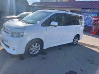 2008 Toyota Voxy II (R70), белый, 1599000 рублей, вид 2