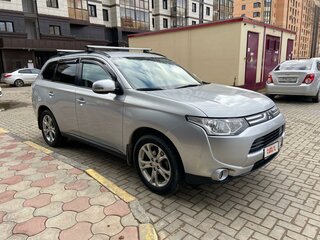 2013 Mitsubishi Outlander III, серебристый, 2000000 рублей, вид 1