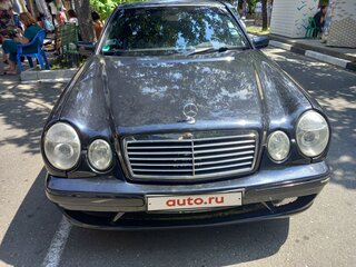 1996 Mercedes-Benz E-Класс 320 II (W210, S210), синий, 250000 рублей, вид 1