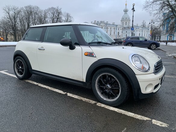 2009 Mini Hatch One II (R56), бежевый, 900000 рублей - вид 1