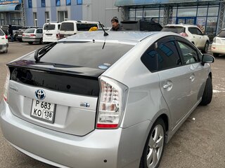 2011 Toyota Prius III Рестайлинг (XW30), серый, 1300000 рублей, вид 3