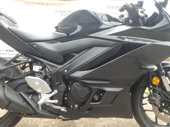 2021 Yamaha YZF-R3, чёрный, 560000 рублей - вид 14