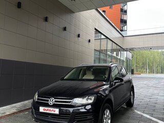 2011 Volkswagen Touareg II, чёрный, 2300000 рублей, вид 3